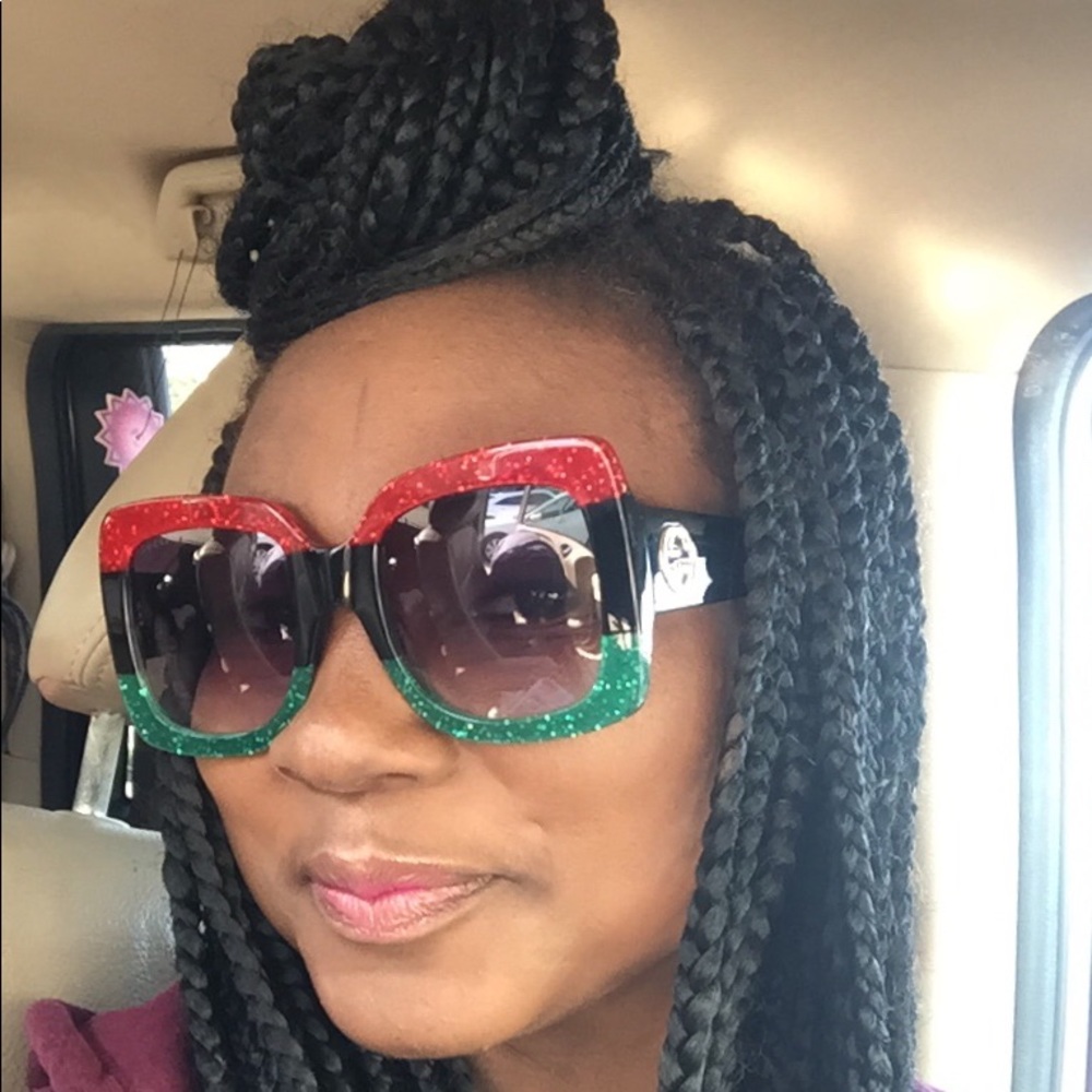 Women Gucci sunglasses GG0083s